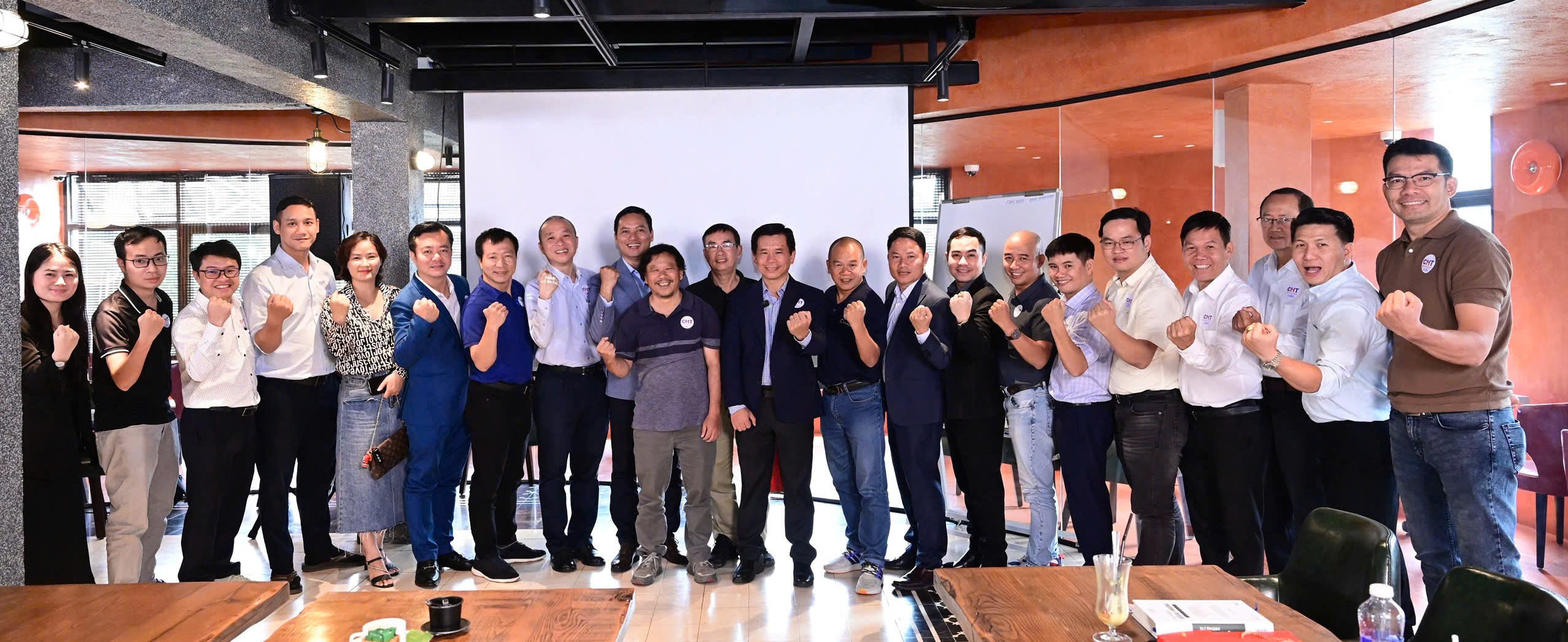 Buổi Offline gặp gỡ - giao lưu - chia sẻ giữa Ban Lãnh Đạo Học viện CHT cùng với các Chuyên gia & Giảng viên